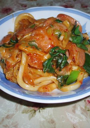 キムチーズ*焼きうどん-レシピのメイン写真