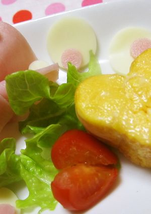 お弁当に(✪‿　✪♡恋するハートの卵焼き-レシピのメイン写真