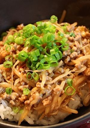 節約レシピ! もやしの麻婆風丼-レシピのメイン写真