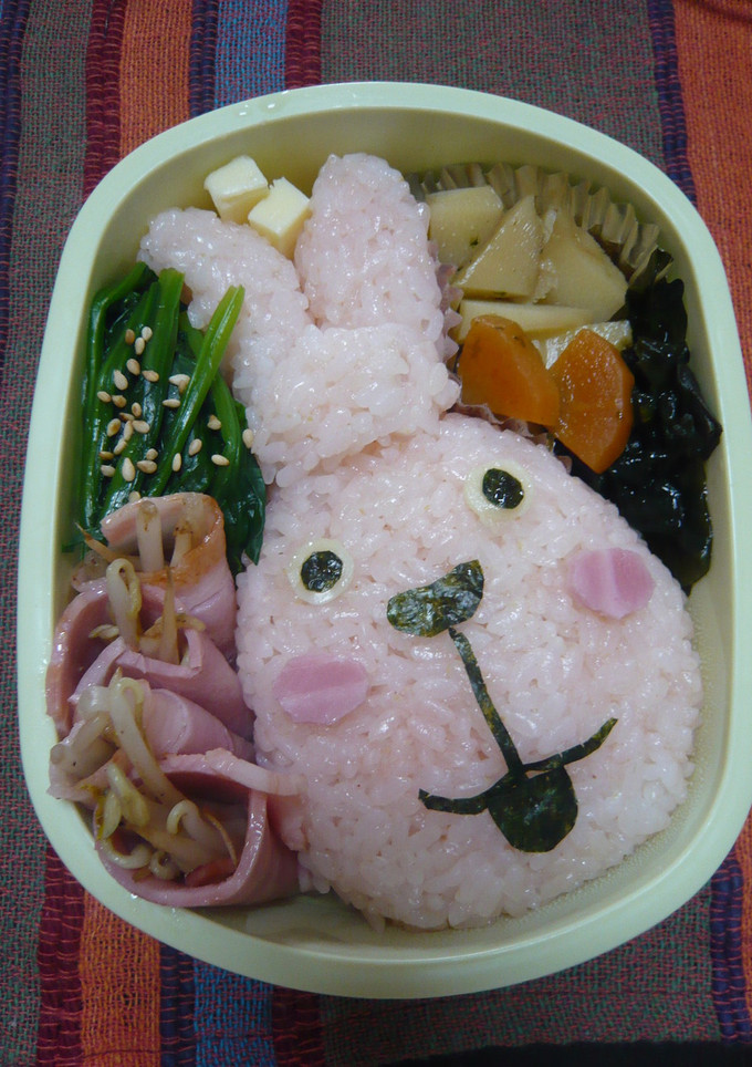 簡単!!　うさびっち★ｷｬﾗ弁★-レシピのメイン写真