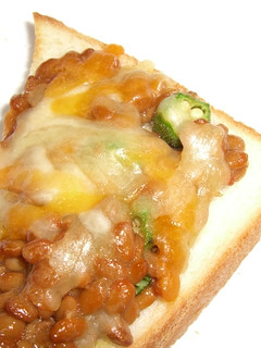 納豆おくらのチーズトースト-レシピのメイン写真