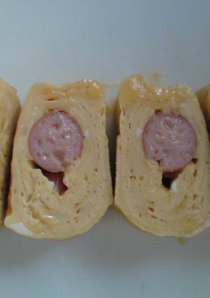 お弁当に！チーズ出るウインナーで卵焼き-レシピのメイン写真
