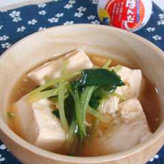 รูปของ 豆腐と三つ葉のあんかけ