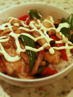 簡単!鶏胸肉とピーマンのオイスター炒め丼-レシピのメイン写真