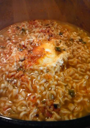 落とし卵の辛ラーメン-レシピのメイン写真