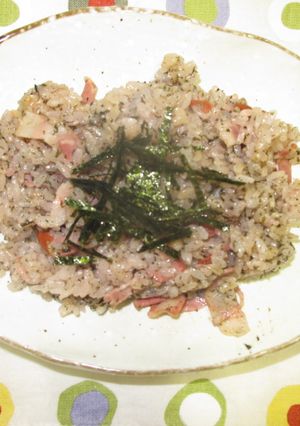 炊飯器で炊くだけ梅とベーコンの簡単ピラフ-レシピのメイン写真