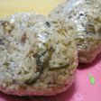 梅とこんぶのおにぎり☆彡かやくご飯風