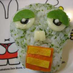 รูปของ 《キャラ弁》ガチャピン おにぎり
