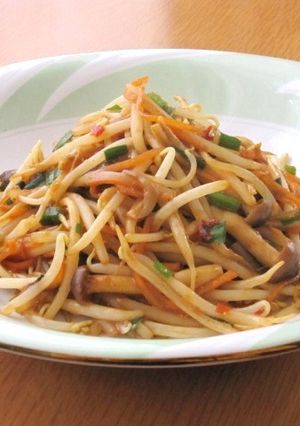 ∮もやしとしめじ✰ピリ辛✰ごま味噌炒め∮-レシピのメイン写真