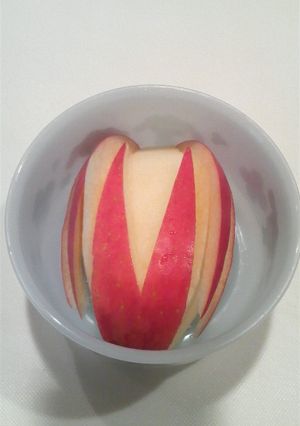 お弁当に　小ぶりなうさちゃんりんご-レシピのメイン写真