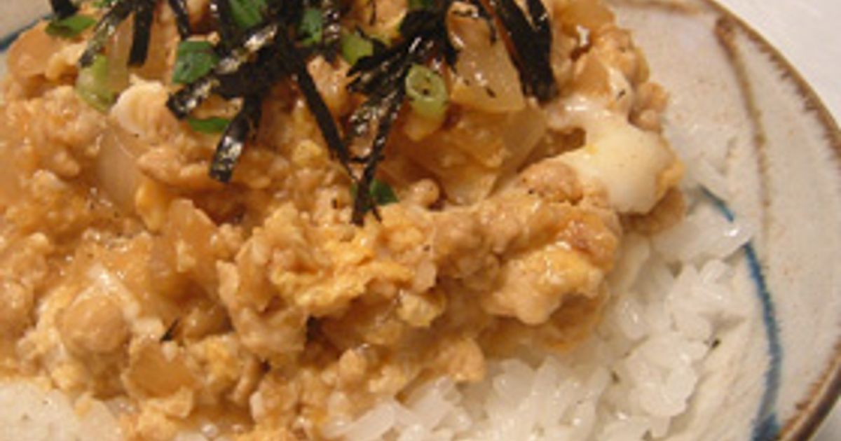 基本からアレンジまで!思わずつくりたくなる「鶏挽肉の親子丼」のレシピ集 | クックパッド