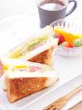 フライパンで☆BLTホットサンド
