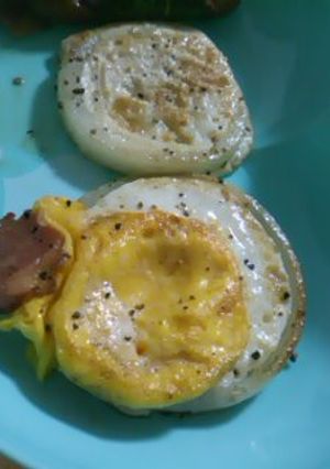 玉ねぎのわッか目玉焼き(^O^)-レシピのメイン写真