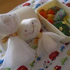 รูปของ 子供と楽しく作っちゃお♪てるてるおにぎり