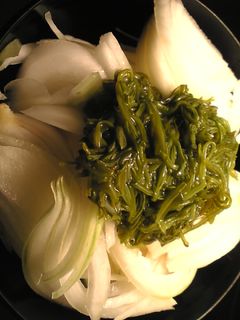玉葱とめかぶの醤油酢和え-レシピのメイン写真