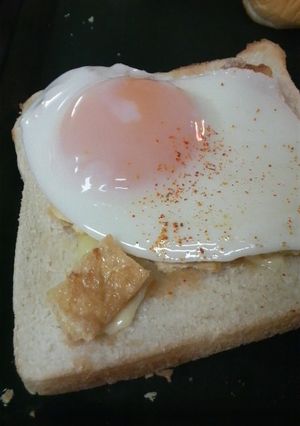 油揚げのカリカリ♪目玉焼きトースト♪-レシピのメイン写真