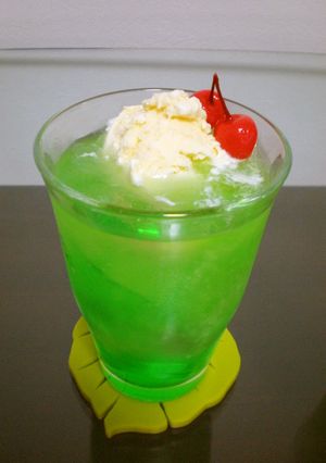 懐かしメロンクリームソーダ♪-レシピのメイン写真
