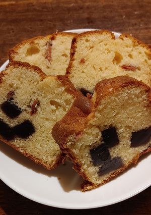 桜塩漬けとミニ羊羮でパウンドケーキ-レシピのメイン写真
