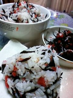 おにぎり*混ぜご飯♪カリカリ梅〜ひじき煮-レシピのメイン写真
