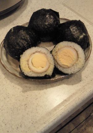 味付け卵で爆弾おにぎり-レシピのメイン写真