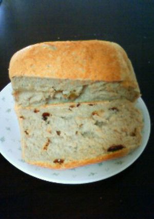 HBで作るﾗｲ麦ﾚｰｽﾞﾝﾅｯﾂﾊﾟﾝ-レシピのメイン写真