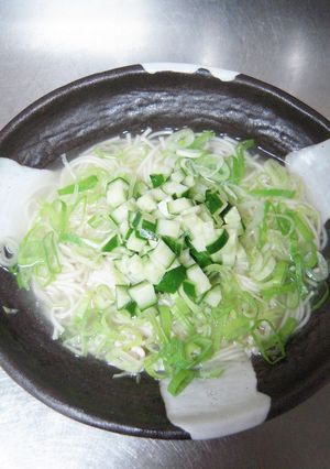 簡単★さっぱり鶏だしうーめん（温麺）-レシピのメイン写真