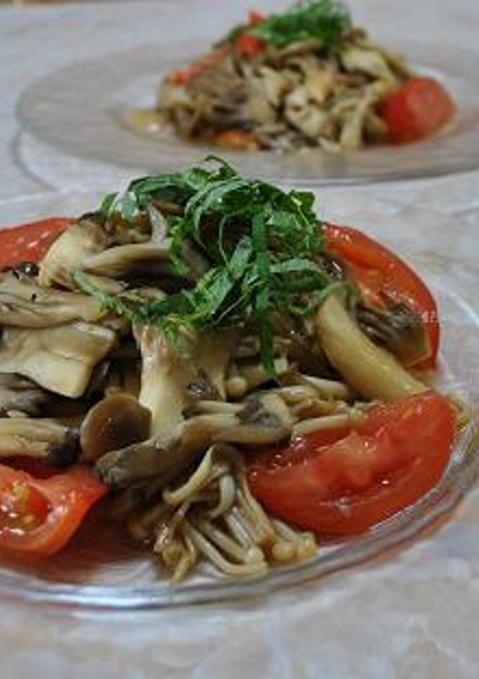 きのことトマトのバターしょうゆ炒め-レシピのメイン写真