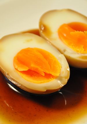 ラップで超簡単♪めんつゆ煮卵-レシピのメイン写真