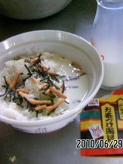 騙されたと思って、、冷やし牛乳茶漬け!-レシピのメイン写真