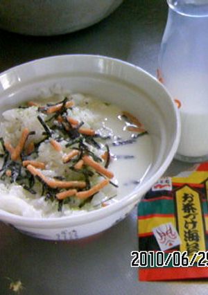 騙されたと思って、、冷やし牛乳茶漬け！-レシピのメイン写真