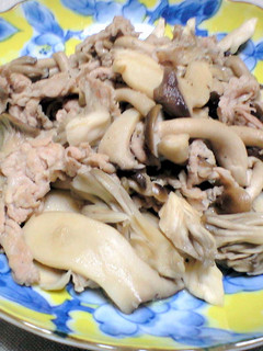 やみつき!たっぷりキノコと肉の塩タレ炒め-レシピのメイン写真