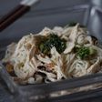 茹でムネ肉のマヨそうめん