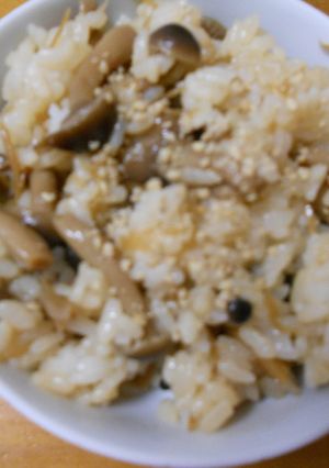 大人味！シメジと生姜の混ぜご飯-レシピのメイン写真