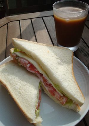 ハム&レタス&トマトで!HLTサンド-レシピのメイン写真