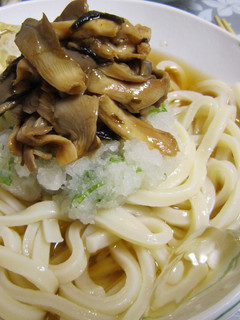 夏につるつるっ☆きのこおろしうどん(冷)-レシピのメイン写真