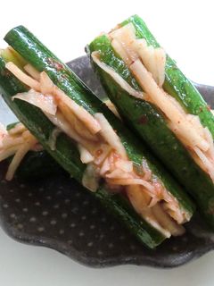 安いキュウリでなんちゃってオイキムチ-レシピのメイン写真