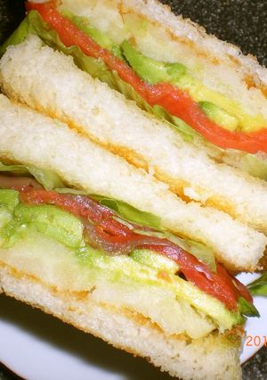 アボカドサーモンポテトのサンドイッチ-レシピのメイン写真