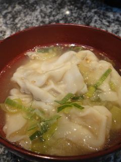 餃子スープ♪ by ウェイパァー-レシピのメイン写真