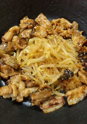 焼肉のタレでボリューム豚もやし！-レシピのメイン写真