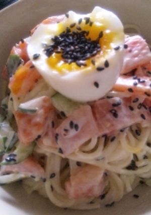 ｽﾓｰｸｻｰﾓﾝの冷製ｻﾗﾀﾞﾊﾟｽﾀ-レシピのメイン写真