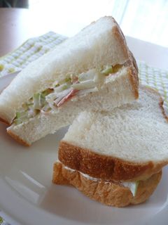 爽やか♪カニカマとセロリのサンドイッチ-レシピのメイン写真