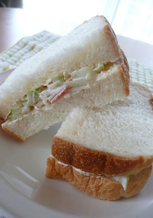爽やか♪カニカマとセロリのサンドイッチ-レシピのメイン写真