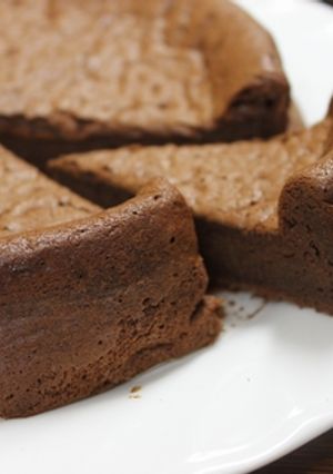 たった二つの材料でチョコレートケーキ-レシピのメイン写真