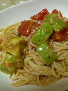 アボカドとツナとトマトの冷製パスタ-レシピのメイン写真