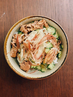 夏の豚丼(きゅうりとネギあえ)-レシピのメイン写真