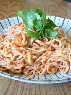 簡単トマトソースのパスタ-レシピのメイン写真