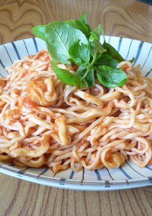 簡単トマトソースのパスタ-レシピのメイン写真