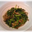 きのこと根菜の葉の炒め物☆栄養価高いです