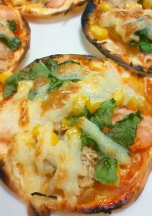 餃子の皮で簡単ぴざ♪ ﾄﾏﾄver.-レシピのメイン写真