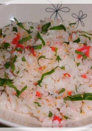 梅干し、青じそ、ごまのまぜごはん-レシピのメイン写真